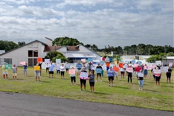 Thanking first responders at a senior community
